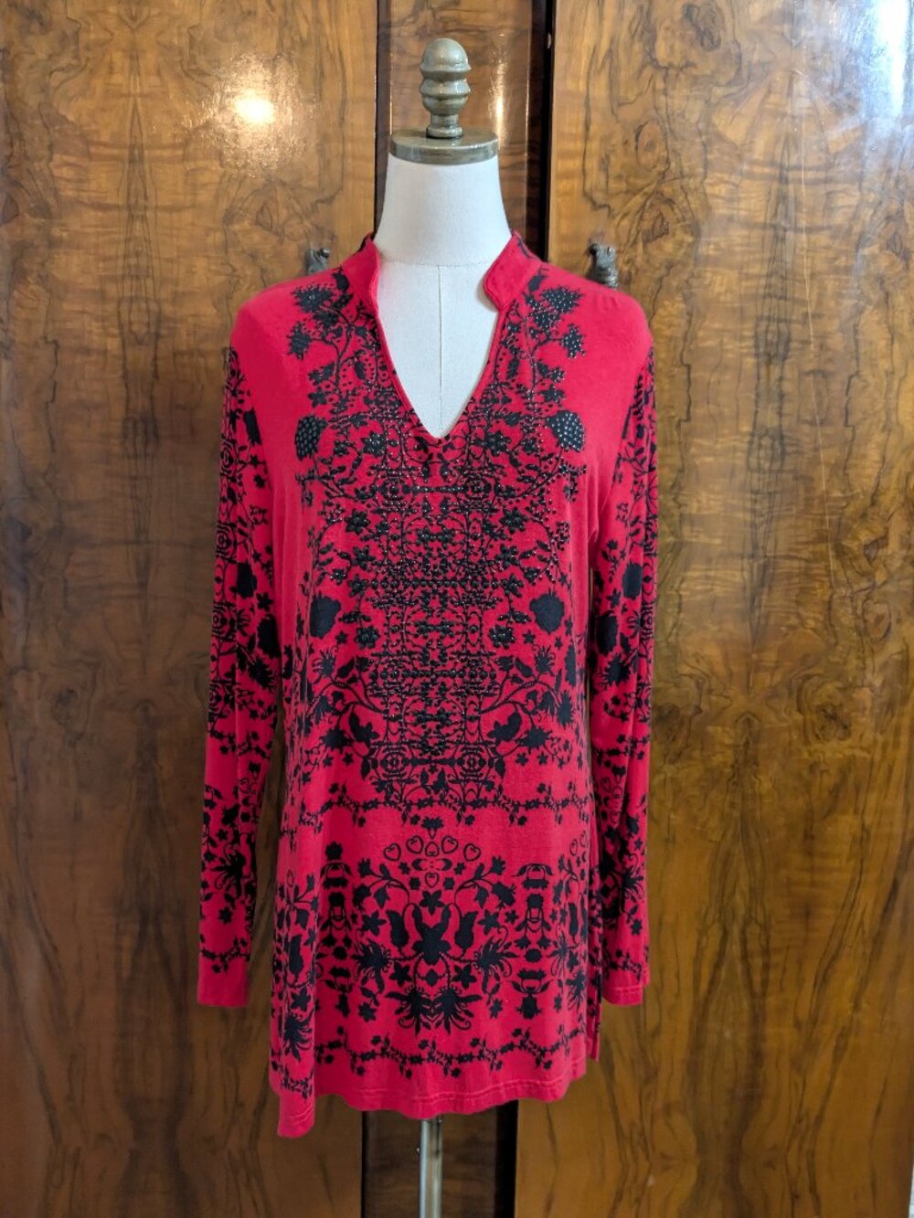 V Cristina Tunic Top XL Red Black Floral Flat Rhinestones V-Neck Whimsigoth Y2K